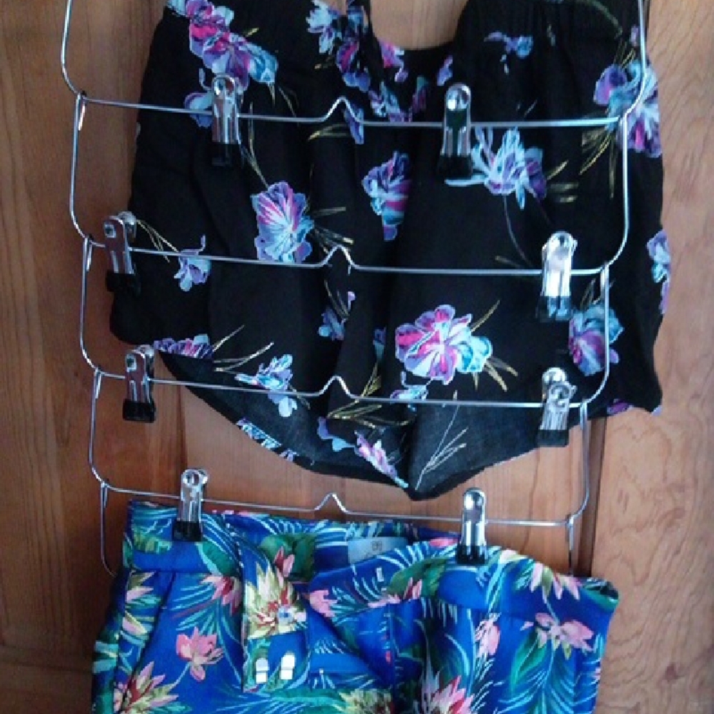 CeCe Floral Print Jean Shorts in Black and Blue
